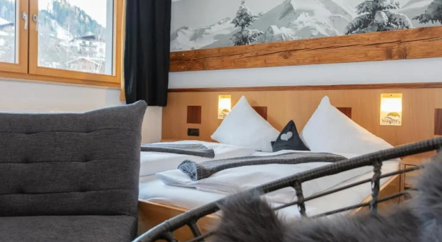 Семейный люкс с балконом Hotel Sonnberg