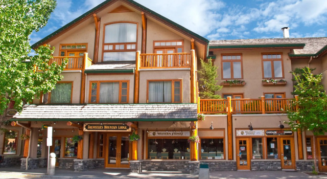Brewster Mountain Lodge, Rezerwuj Hotel Banff Alberta, w pobliżu The Banff Centre