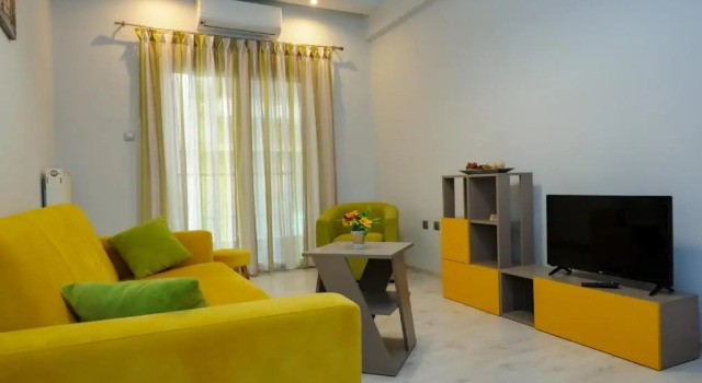 4 Colours, Book Apartment  