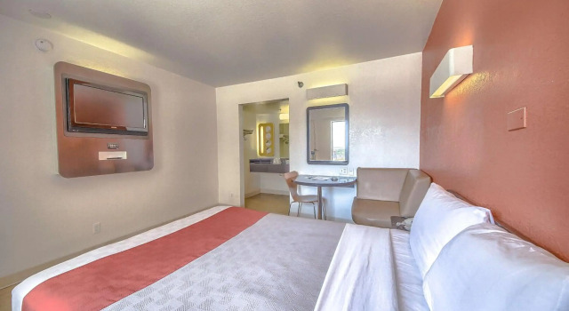 Motel 6 San Antonio, TX - Fiesta, 预订 汽车旅馆 圣安东尼奥 Bexar County