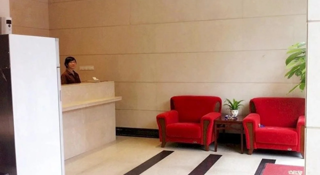 8 Inns Shenzhen Lianhua Moutain, Rezerwuj Hotel Hotele w Shenzhen z parkingiem, Parking
