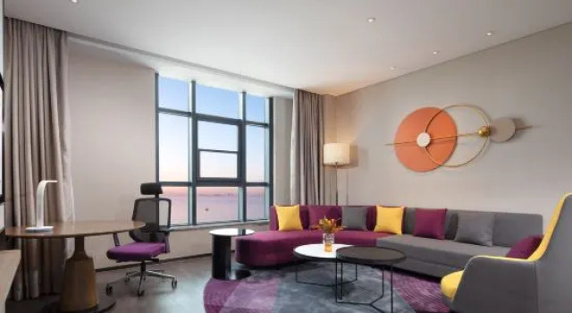 Люкс Business Hampton by Hilton Yantai Jinshatan
