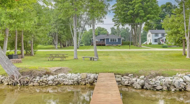 Коттедж Bring Your Boat! Little Traverse Lake Getaway
