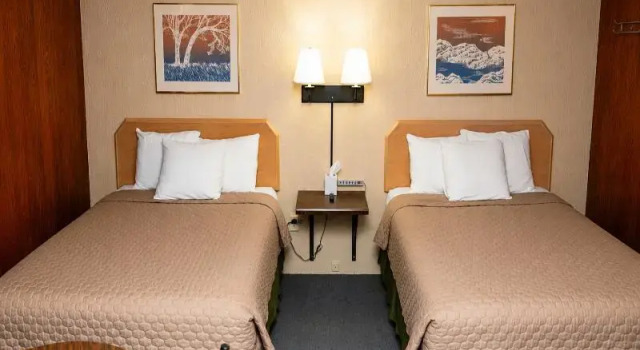 Четырёхместный номер Standard Indianhead Ironwood Hotel