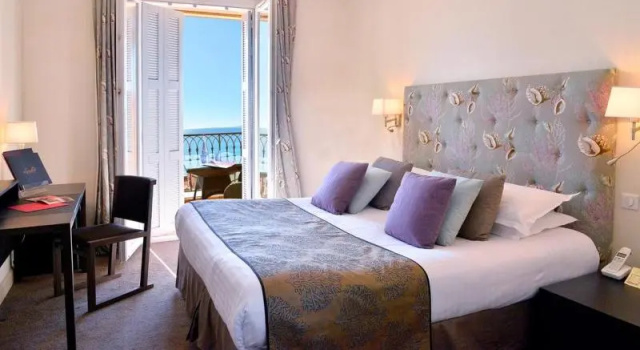 Одноместный номер Superior с балконом и с видом на море Hôtel La Pérouse Nice Baie des Anges
