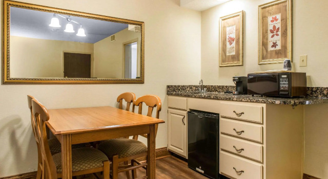 Двухместный люкс Comfort Inn & Suites Johnstown - Richland Town Center