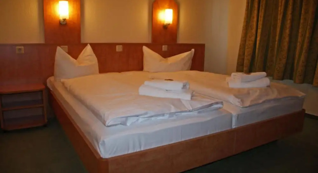 Gasthof zur Mühle, Buchen Sie Hotel Hatten Niedersachsen