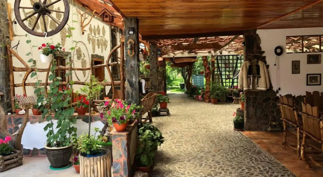 Casa Vlad, Rezervovat Hotel Hotely v Hunedoara s parkováním, Parkování