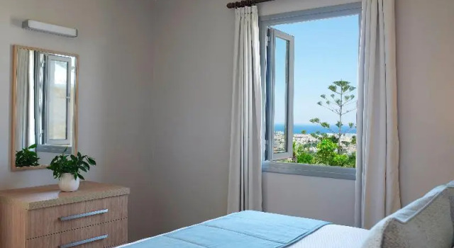 Suite 1 camera da letto con balcone Louis St. Elias Resort & Waterpark