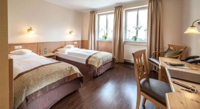 Hotel Eschenhof, Book Hotel Kirchheim by Munich Munich