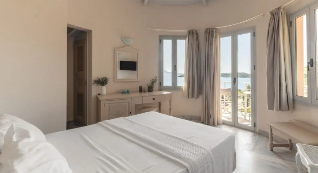 Люкс с 2 комнатами с видом на море Red Tower Hotel