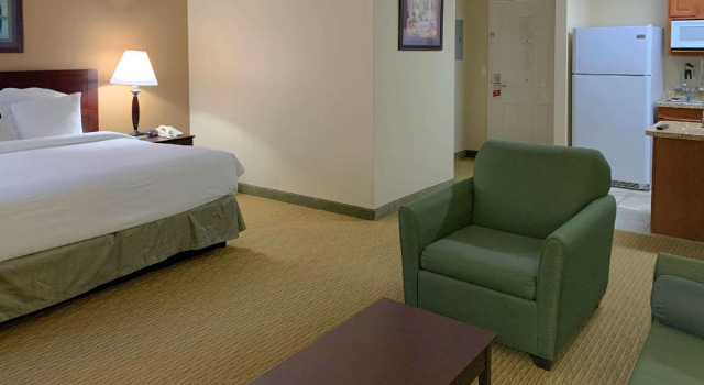 Двухместный люкс MainStay Suites Addison-Dallas