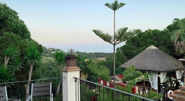 Вилла VILLA NABRISA MARBELLA, 5 BEDROOM, PRIVATE POOL, GARDEN, BBQ