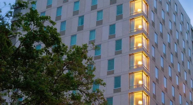 Courtyard by Marriott Portland City Center, Забронировать Отель Отели Портленда с парковкой, рядом с Дом-музей семьи Бишоп, Парковка