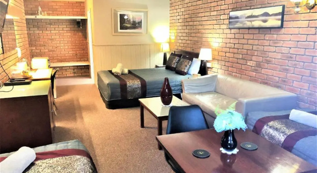 Люкс Deluxe Jolly Swagman Motor Inn Euroa