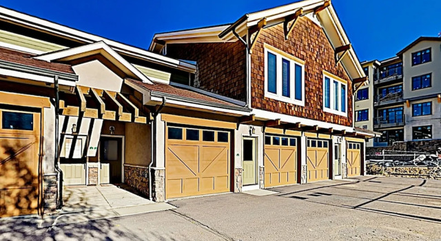 New Listing! End-unit Townhome W/ Private Hot Tub 2 Bedroom Townhouse