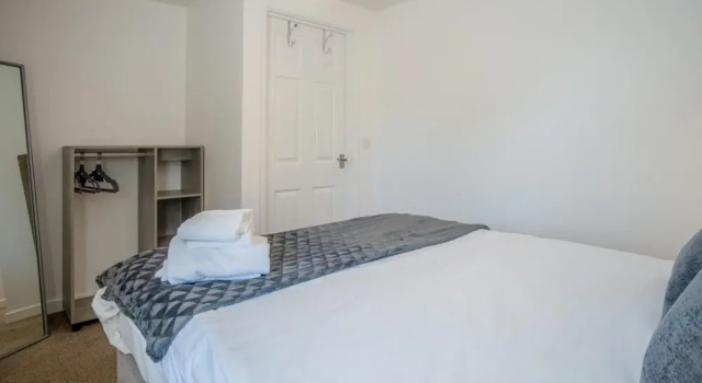 Sea Breeze Apt 1 - 1 Bedroom - Horton Beach, Rezervați Hotel Horton Cardiff