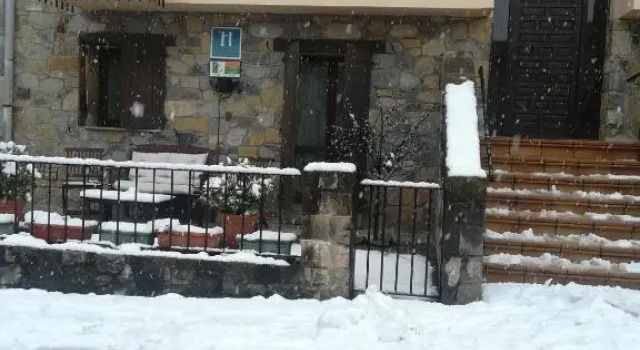 Hostal Casa Juan, Book Hotel Hotels in Aragon with Parking, Parking