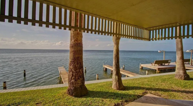 118 Las Brisas Bayfront Condos 1 Bedroom Condo by RedAwning, Buchen Sie Hotel Hotels in Padre Island mit Pool, Schwimmbad