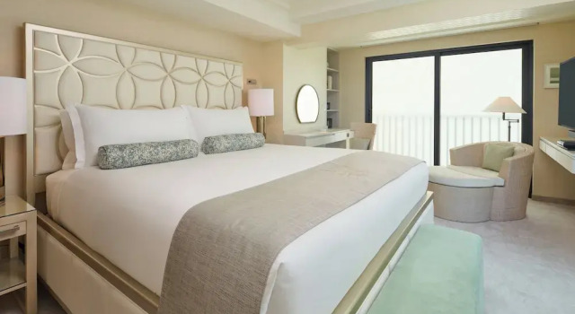 Люкс с балконом и с видом на океан ESPACIO THE JEWEL OF WAIKIKI