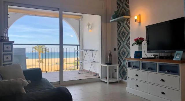 Апартаменты c 1 комнатой Bahia1-3-41 apt 1ère ligne mer à Empuriabrava