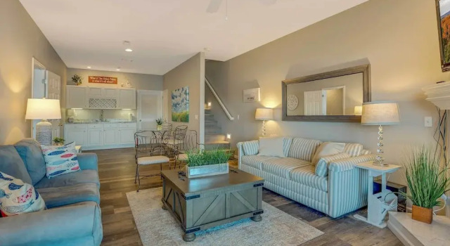 Pool Access! Lake-view Retreat in Osage Beach
