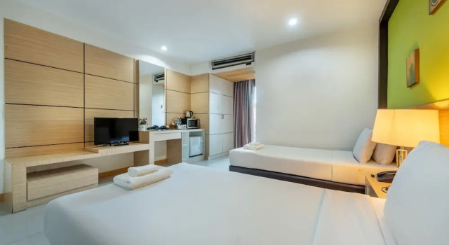 Двухместный номер Standard с балконом The Legacy Convention Hotel