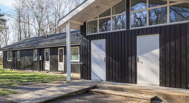 Коттедж 6 Person Holiday Park Home in Laeso