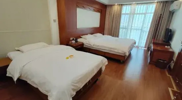 Люкс Ruili Yurui Hot Spring Garden Resort Hotel