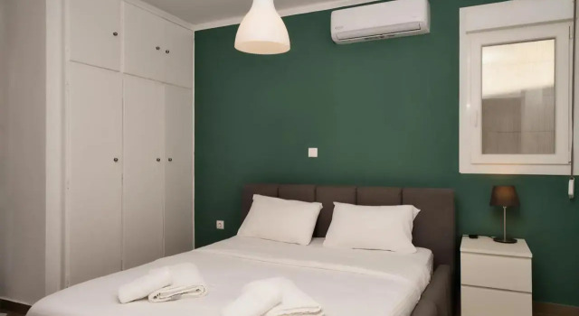 Central 2BR flat Glyfada Center