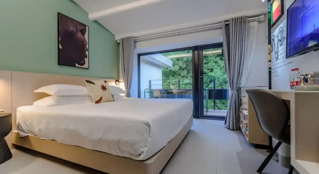Двухместный номер Standard с балконом Blooming Lotus Hostel