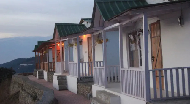 Akash Resort by OYO Rooms, Rezervovat Lázně / Resort Nainital Uttarakhand