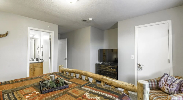 Vinyards 2954 Unit 6 3 Bedroom Condo, Забронировать Отель Отели Table Rock Lake с парковкой, Парковка