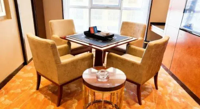 Люкс Business The Royal International Hotel