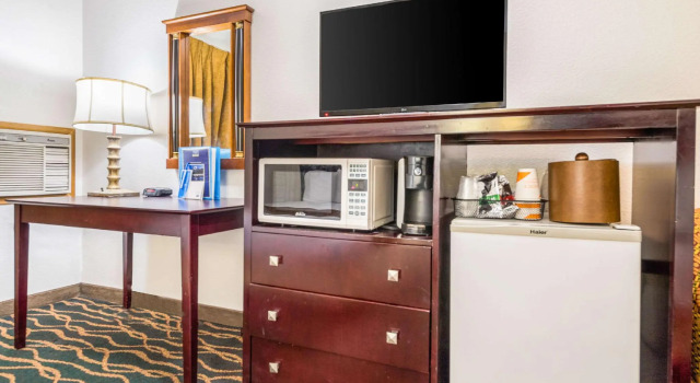 Четырёхместный номер Standard Rodeway Inn Enumclaw Mount Rainier-Crystal Mountain Area