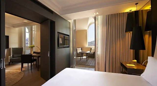 Полулюкс с видом на гавань InterContinental Marseille - Hotel Dieu by IHG