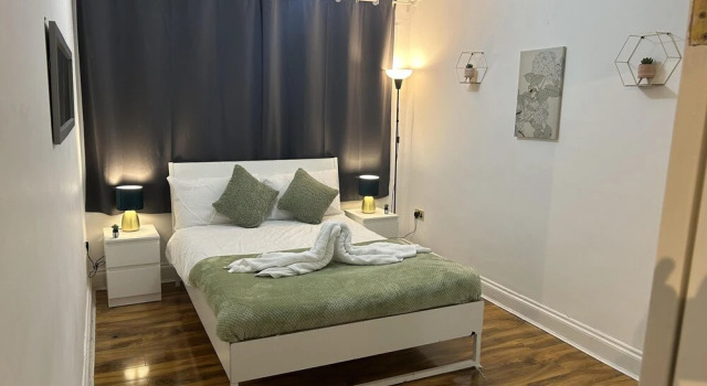 Private Family Flat Near Paddington and Royal Oak, Забронировать Отель Отели Лондона 3 звезды, рядом с Мейда Вейл, 3*