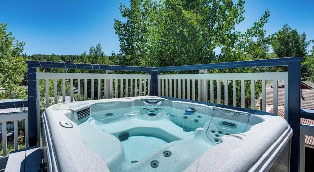 Steps From Central Downtown: Breckenridge Home, Rezerwuj Dom wakacyjny Hotele w Vail Ski z parkingiem, Parking