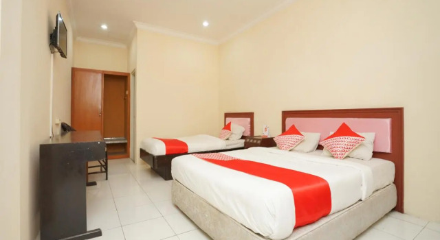 OYO 2003 Female Guest House