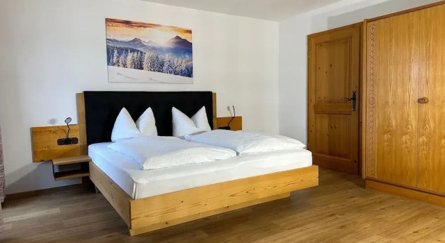 Apartment Beim Raffner, Varaa Huoneisto Hotellit Chiemgau pysäköinnillä, Pysäköinti