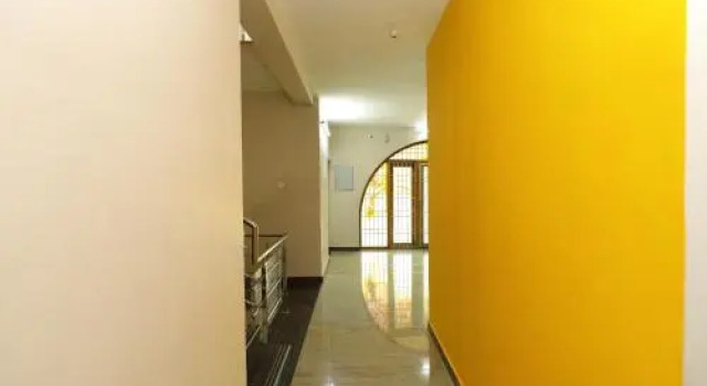OYO 16798 Rj Residency