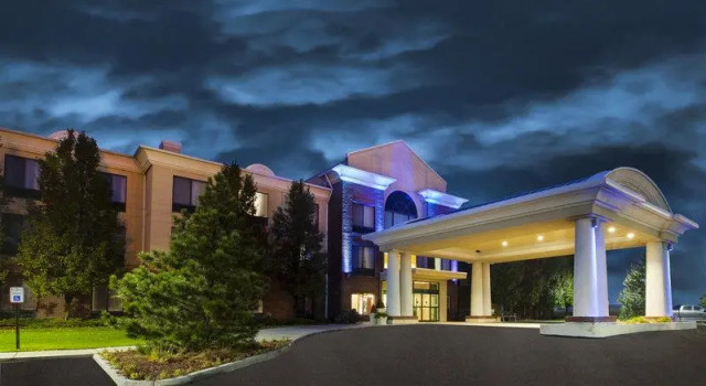 Одноместный люкс Deluxe Holiday Inn Express Hotel & Suites Bryan-Montpelier by IHG