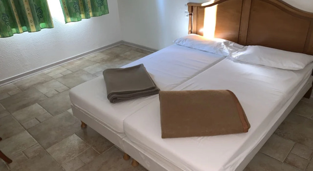 Hôtel Les 4 Sources, Boek Hotel Corbés Languedoc-Roussillon