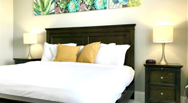 301 - Super Clean & Beautiful. Pools, Gym, Lake, Buchen Sie Ferienwohnung Doctor Phillips USA