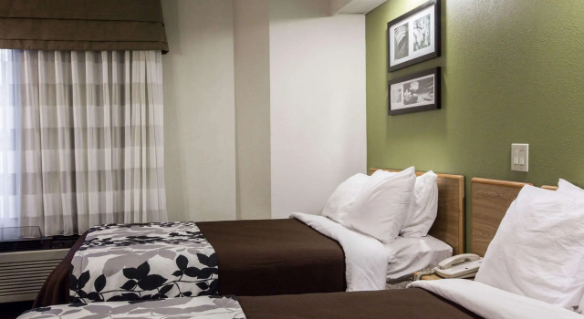 Standard- firedobbelt værelse Rodeway Inn Austell Six Flags