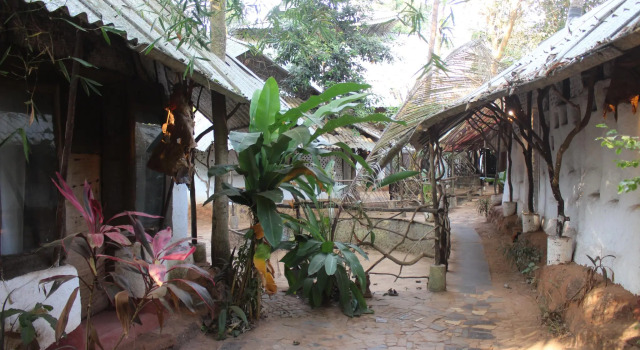 Saraya Art Cafe B&B, Boek Bed and Breakfast Sangolda Noord-Goa