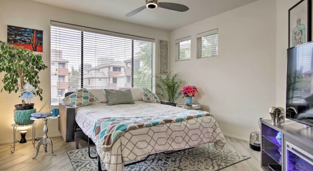 Апартаменты Modern Condo w/ Pool Access ~ 3 Mi to Dtwn Phoenix