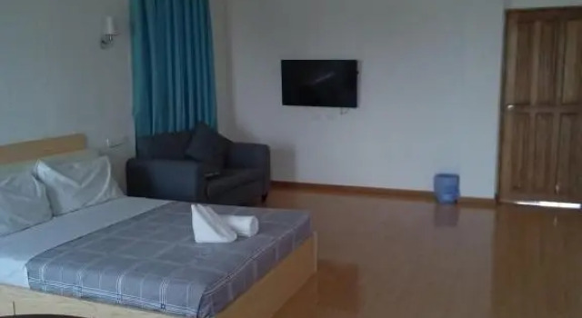 TR Apartments, Book Apartment Hotels in Guadalcanal with Parking, Parking