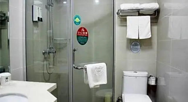 Двухместный номер Standard с красивым видом из окна GreenTree Inn Suzhou Kunshan Paris Spring Express Hotel