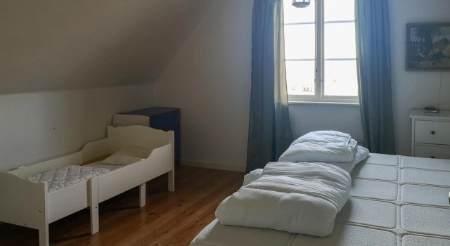 Nice Home in Klintehamn With 3 Bedrooms and Wifi, Rezervați Hotel Hoteluri în Klintehamn cu parcare, Parcare